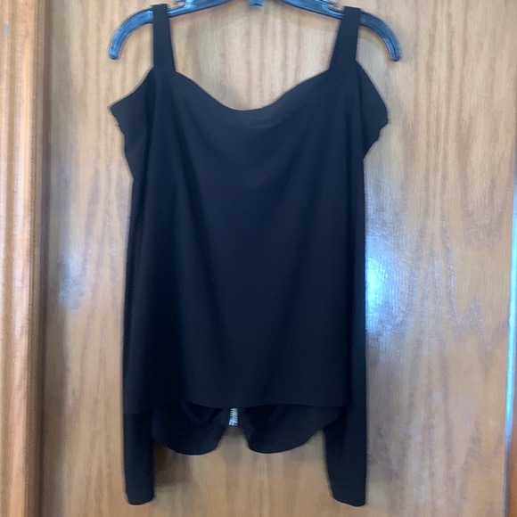 Never been worn- beautiful dressy top. - Picture 4 of 4